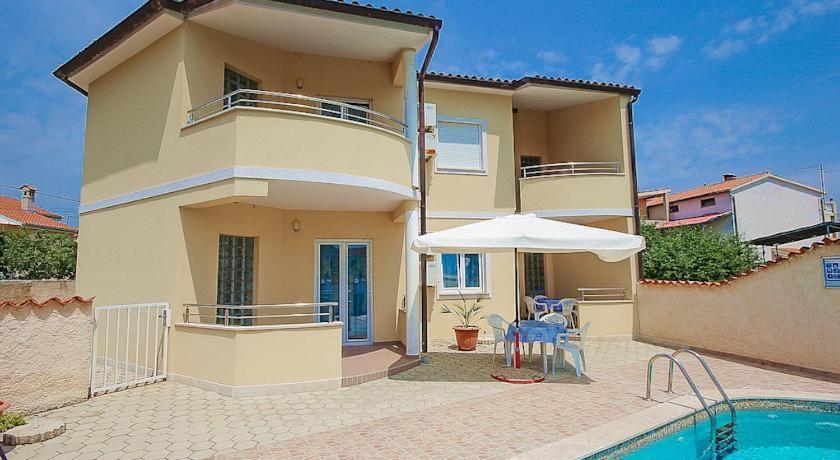 Apartmani Strigo Медулин Екстериор снимка